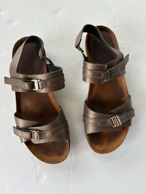 Naot Bronze Brown Leather Velcro strappy Sandal - Size 7